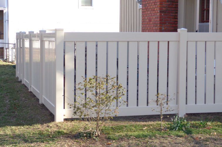 Vinyl Semi Private Fences Wilmington Nc T D Custom Fences Decks